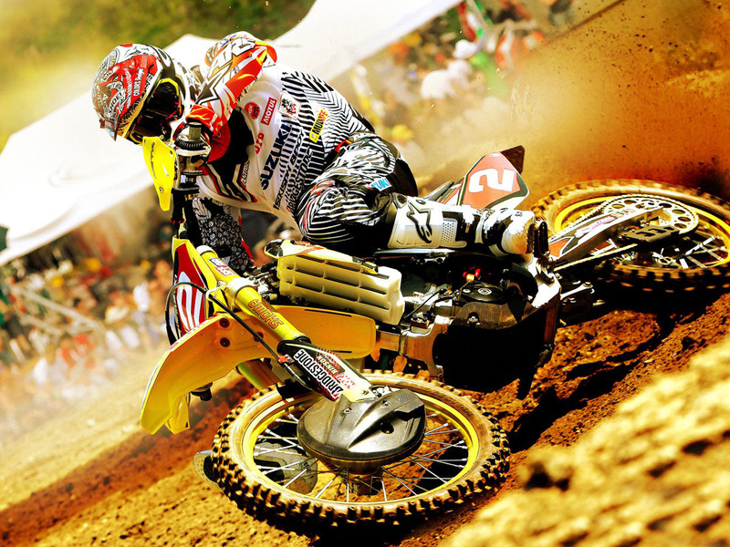 Are Titanium Wide Foot Pegs Ideal for Big-Boot Riders?